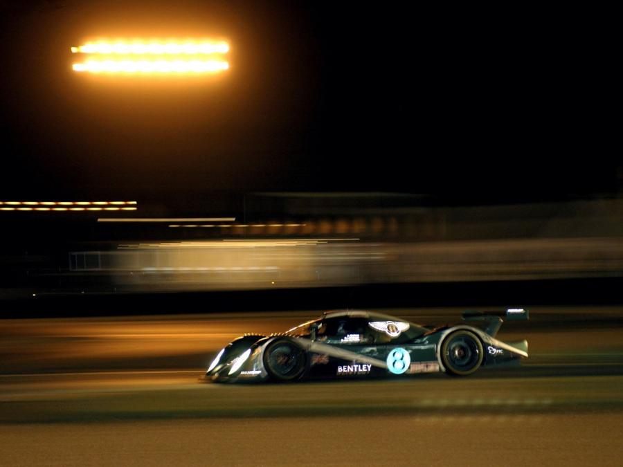  Bentley EXP Speed 8 2002 года  (фото 36 из 66)